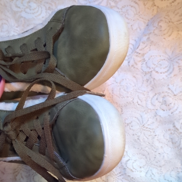 WONDER Emmy - Olive Lace-Up Sneakers 8.5 - Picture 6 of 9